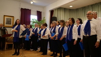 Kuoro johtajanaan Taina Piira